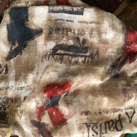 Paris motive scarf/wrap - Picture 6 of 7